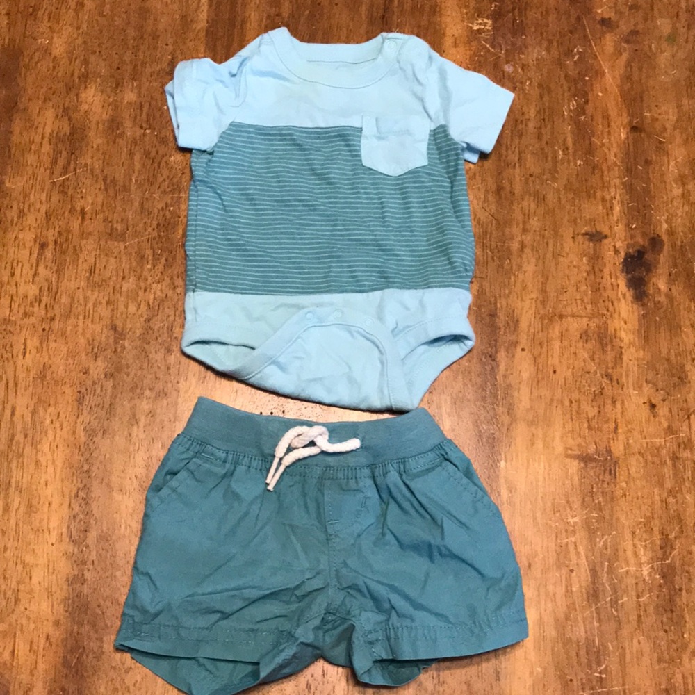Baby Gap shorts and short sleeve outfit